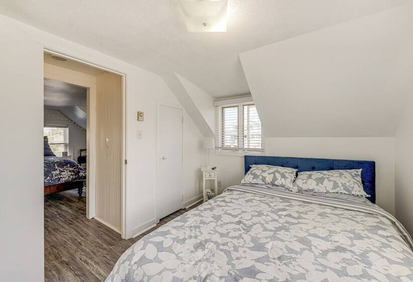 Cozy Wells Cottage W/ Deck: Steps To Beach!