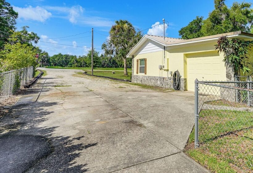 Welcoming Bartow Home Near Family Attractions!