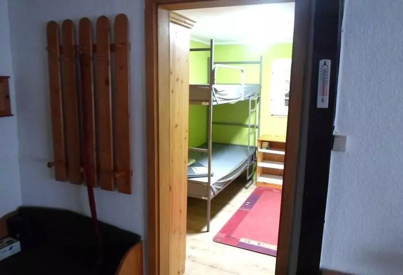 Beautiful Querbach Hut With Spring Water