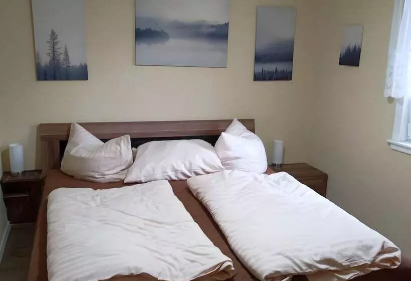 Beautiful Querbach Hut With Spring Water