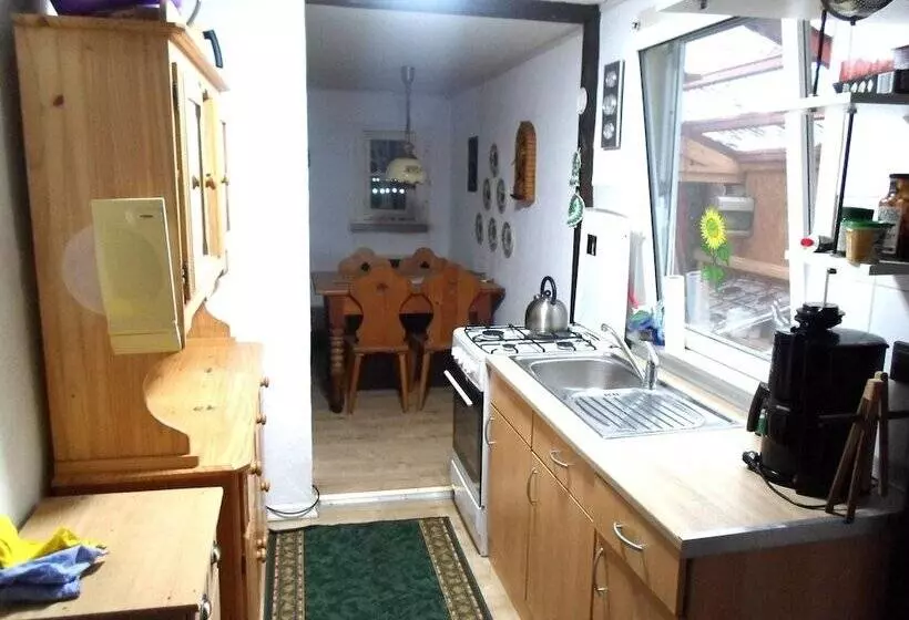 Beautiful Querbach Hut With Spring Water