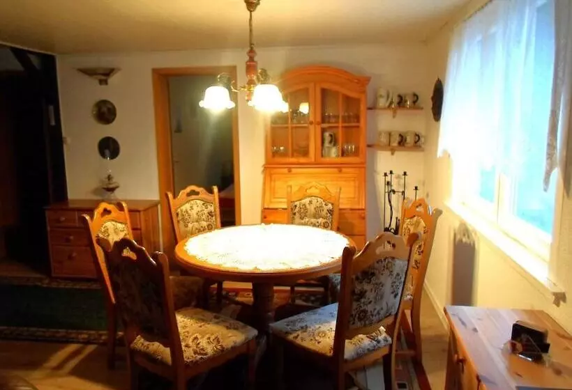 Beautiful Querbach Hut With Spring Water