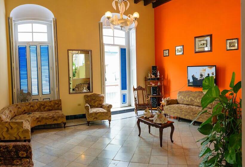 تختخواب و صبحانه Casa Colonial Armando