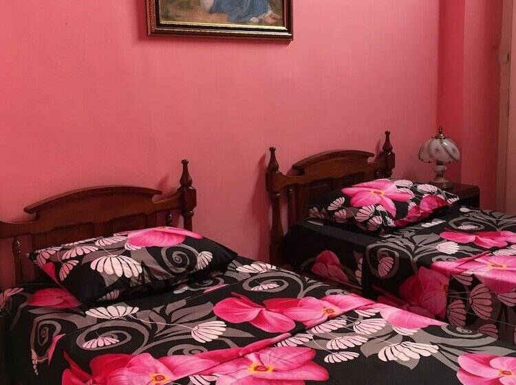 تختخواب و صبحانه Casa Colonial Armando