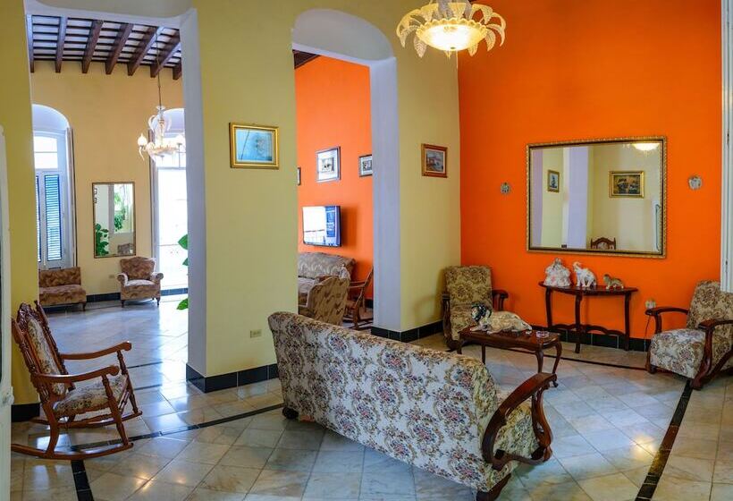 تختخواب و صبحانه Casa Colonial Armando