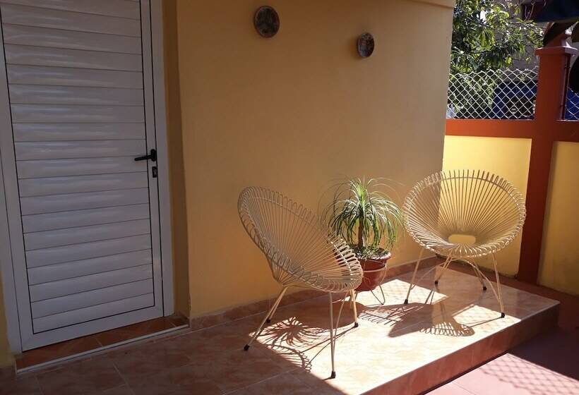 تختخواب و صبحانه Retiro Nancy