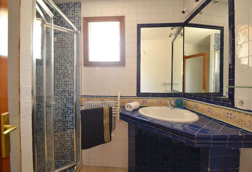 هتل Belvilla By Oyo Roura