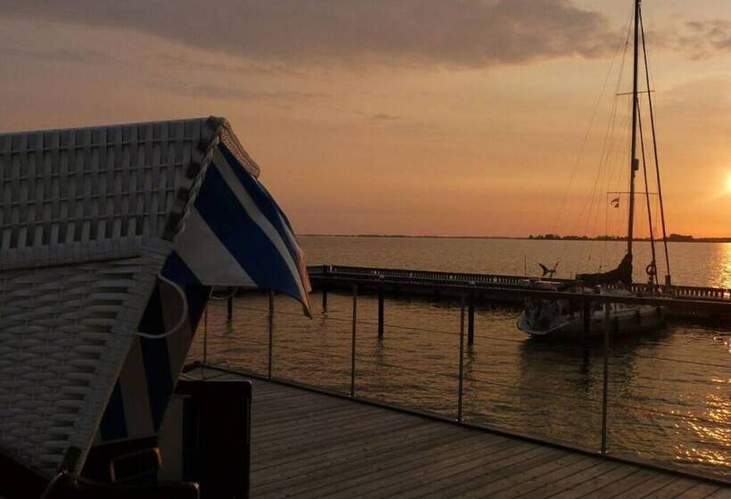 Hotel Houseboat Harmony