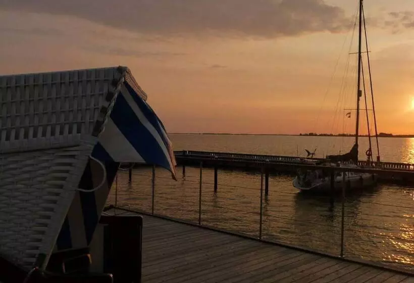 ホテル Houseboat Harmony