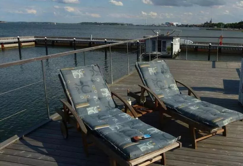 ホテル Houseboat Harmony