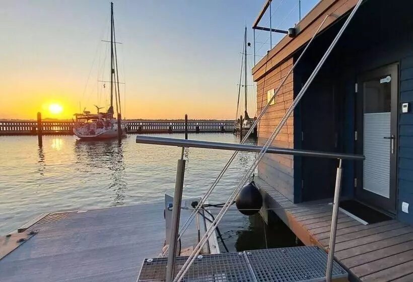ホテル Houseboat Harmony