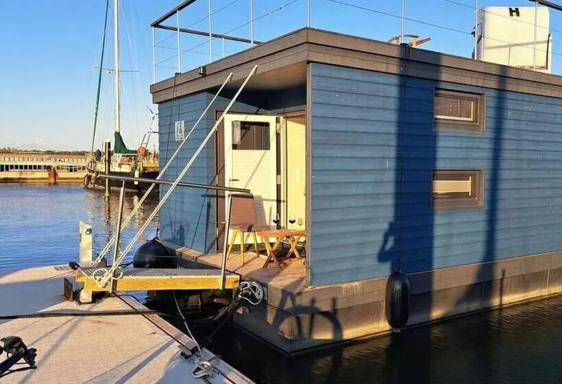 ホテル Houseboat Harmony