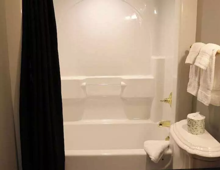 ホテル The Liberty Lodge At Sister Bay