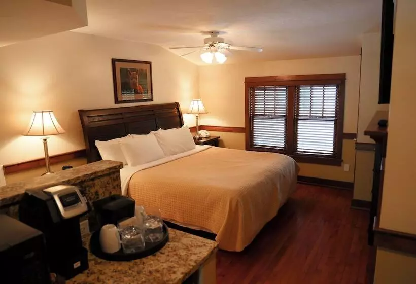 ホテル The Liberty Lodge At Sister Bay