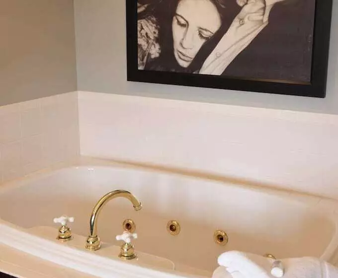 ホテル The Liberty Lodge At Sister Bay