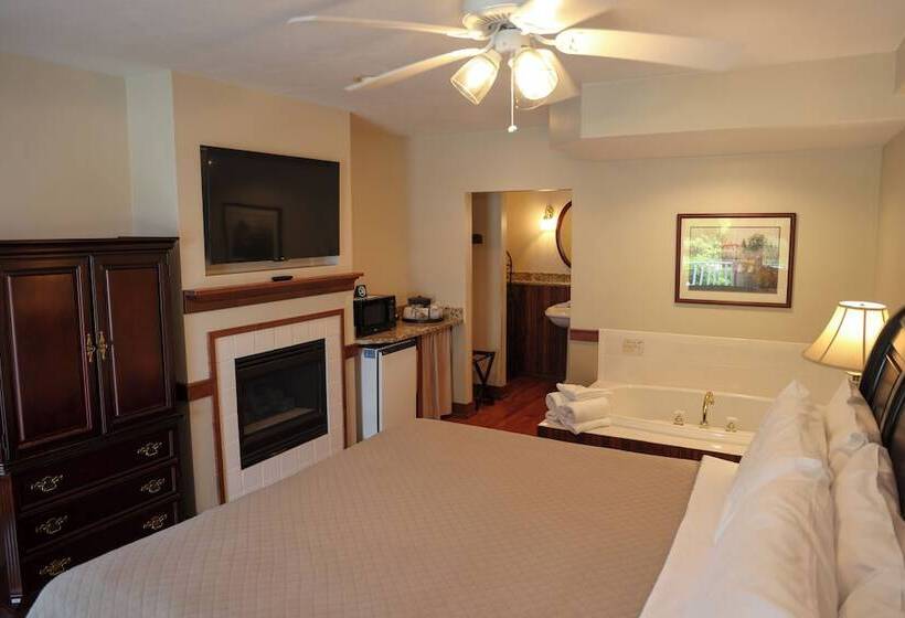 فندق The Liberty Lodge At Sister Bay