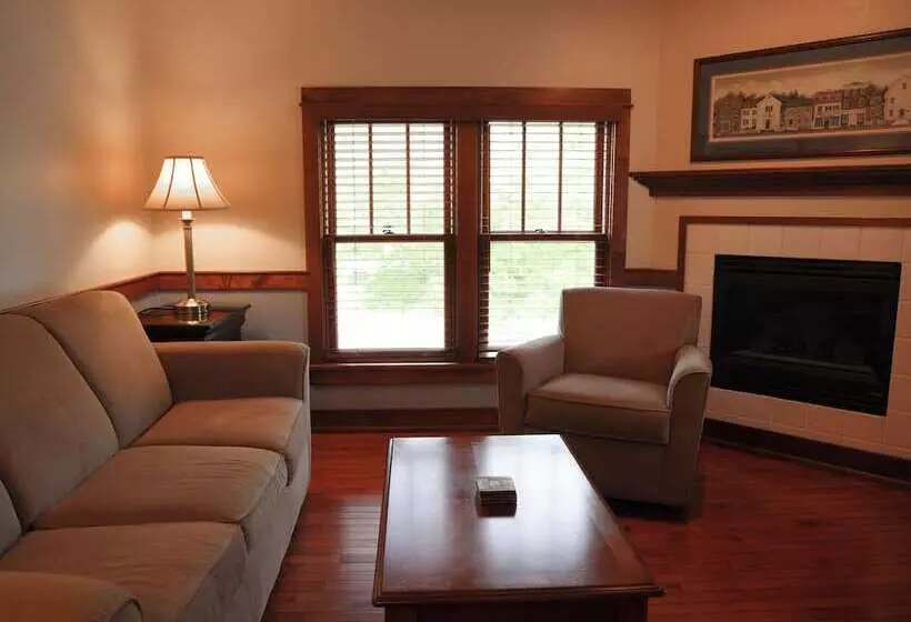 ホテル The Liberty Lodge At Sister Bay