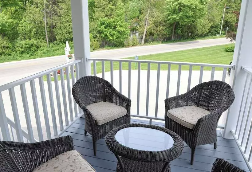 ホテル The Liberty Lodge At Sister Bay