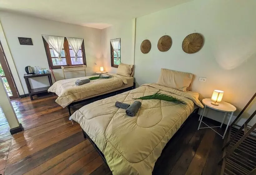 ホテル Vanara Bungalows