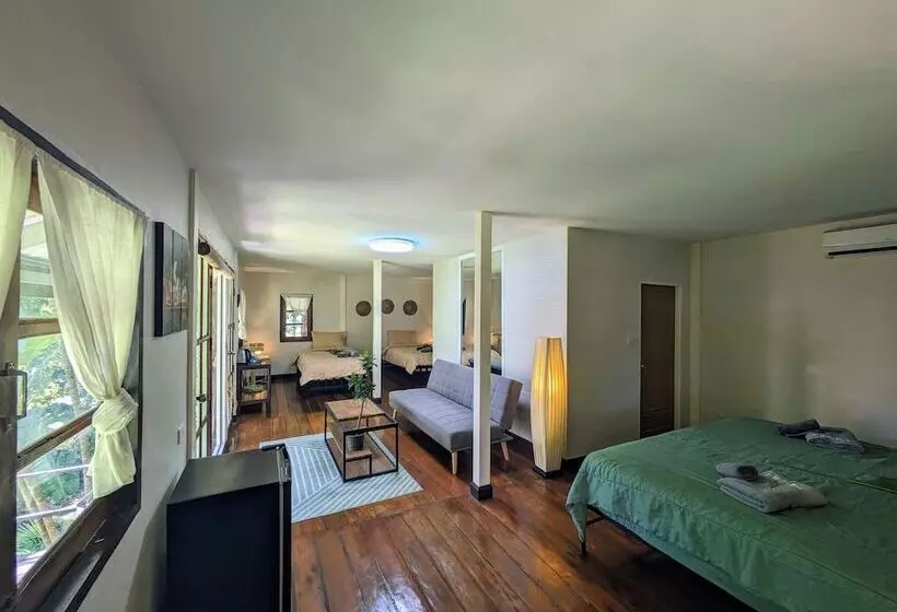 ホテル Vanara Bungalows