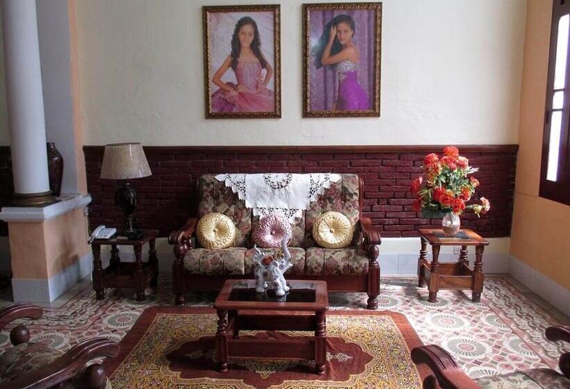 پانسیون Hostal Colonial D+d Cienfuegos
