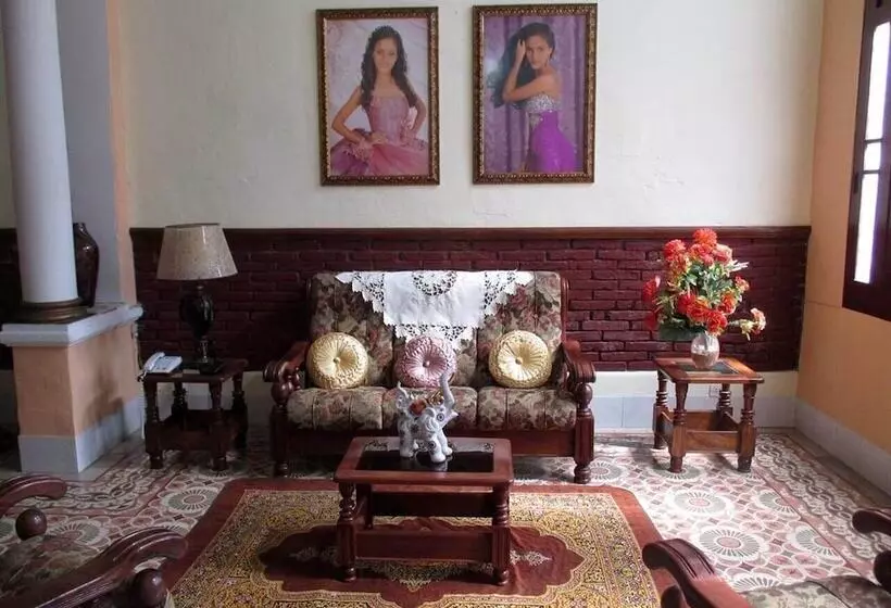 پانسیون Hostal Colonial D+d Cienfuegos