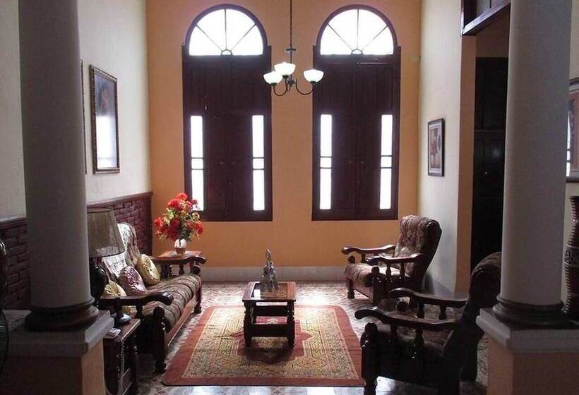 پانسیون Hostal Colonial D+d Cienfuegos