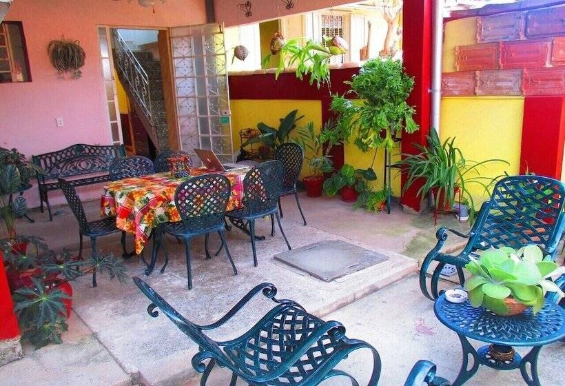 پانسیون Hostal Colonial D+d Cienfuegos