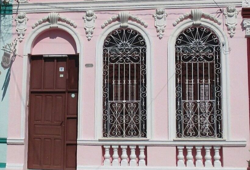 پانسیون Hostal Colonial D+d Cienfuegos