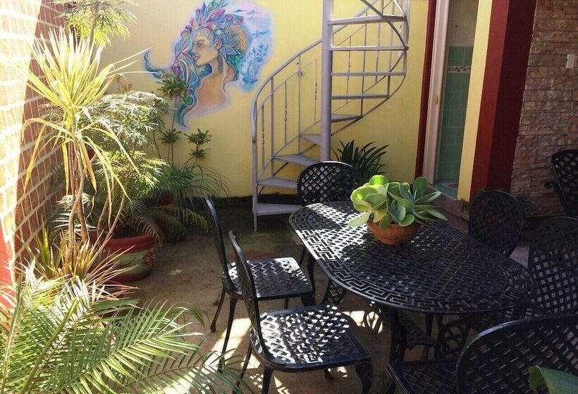 پانسیون Hostal Colonial D+d Cienfuegos
