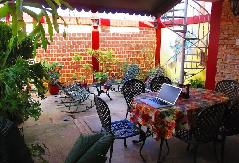 پانسیون Hostal Colonial D+d Cienfuegos