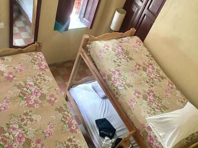 پانسیون Hostal Corazon Del Mundo