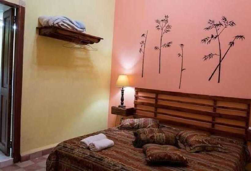 پانسیون Hostal Corazon Del Mundo