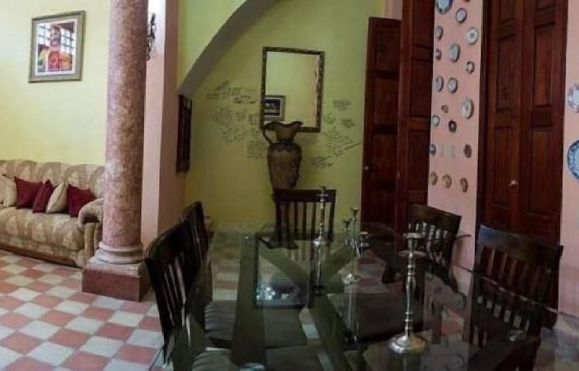 پانسیون Hostal Corazon Del Mundo