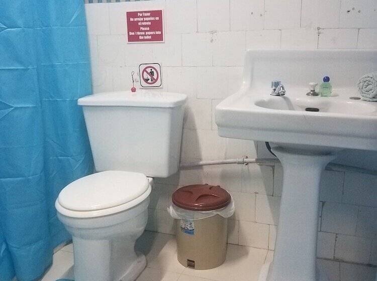 پانسیون Hostal La Preferida