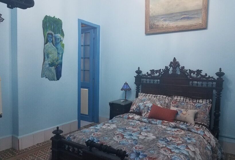 پانسیون Hostal La Preferida