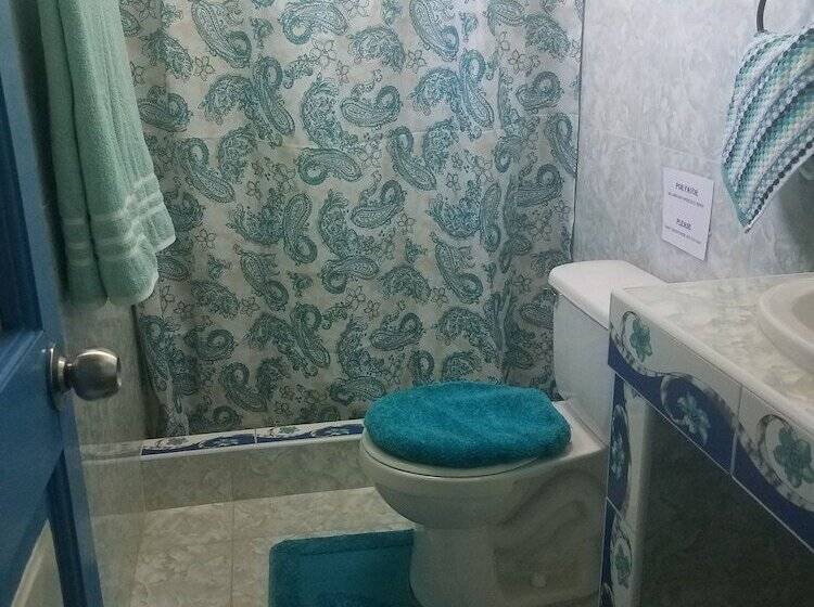 پانسیون Hostal La Preferida