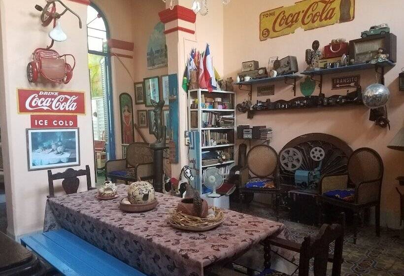 پانسیون Hostal La Preferida