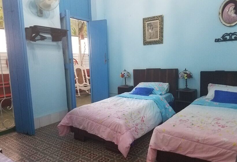 پانسیون Hostal La Preferida