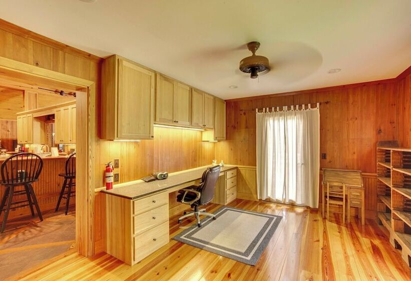 Private Walterboro Estate W/ Deck + Fire Pit!