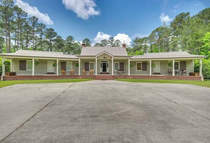 Private Walterboro Estate W/ Deck + Fire Pit!