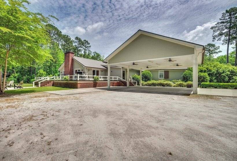 Private Walterboro Estate W/ Deck + Fire Pit!