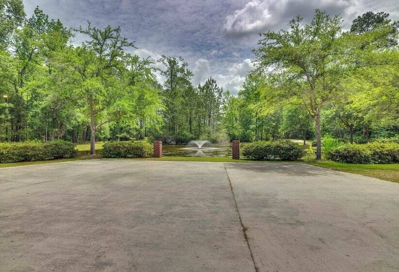 Private Walterboro Estate W/ Deck + Fire Pit!