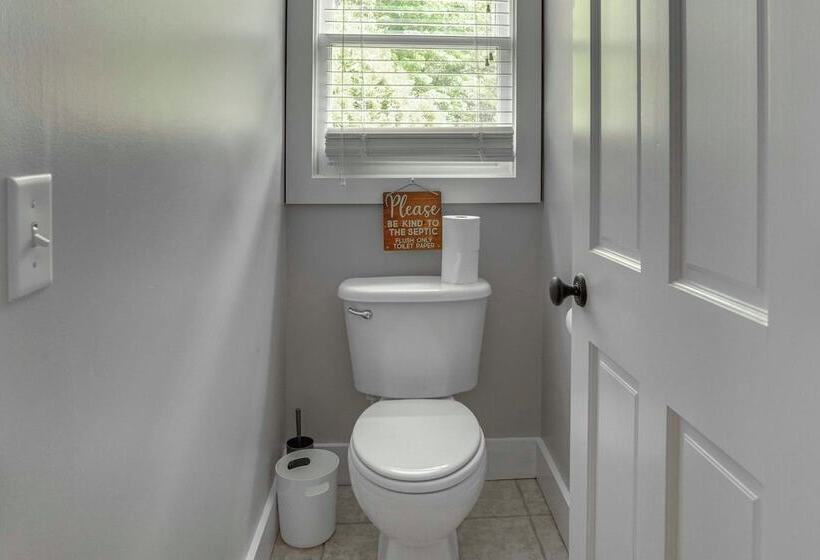 Private Walterboro Estate W/ Deck + Fire Pit!