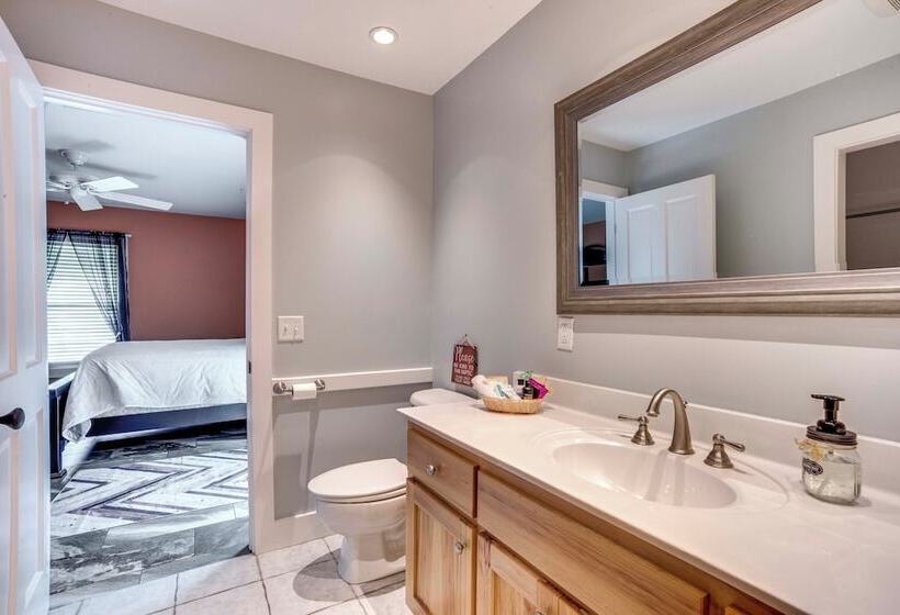 Private Walterboro Estate W/ Deck + Fire Pit!