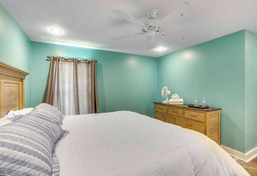 Private Walterboro Estate W/ Deck + Fire Pit!