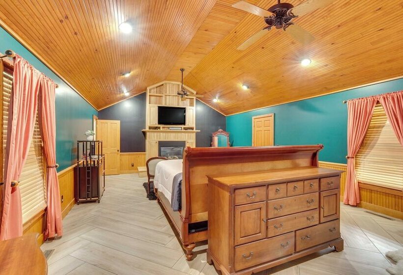 Private Walterboro Estate W/ Deck + Fire Pit!