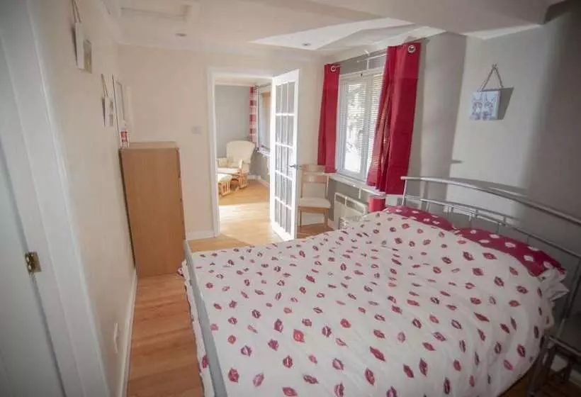 Residenssi Tranquil Retreat In St Albans