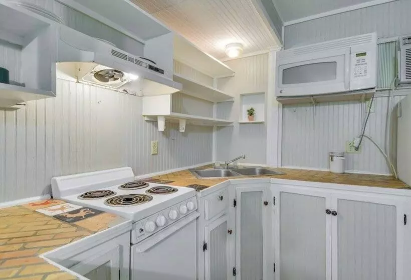 Hike, Fish, Kayak: Fairhope  River Cottage