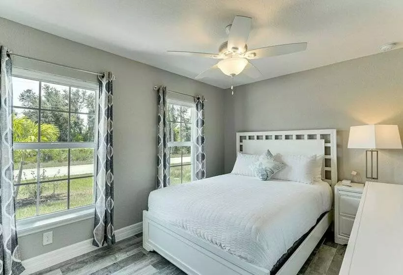 South Gulf Cove Retreat W/ Grill   13 Mi To Beach!